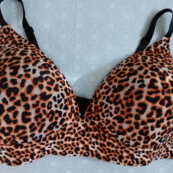 New/never wore Ashley Stewart leopard bra w/ deep plunge - Picture 1 of 4
